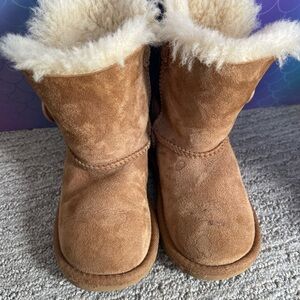 Size 8 chestnut UGG boots